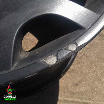 Жирный слой полимера на литых дисках BMW