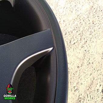 Устранение бордюрки на литых дисках R18 от BMW X5 e53 в Минске. Правка дисков. Шиномонтаж. Аргон. Октябрьский район Минска.