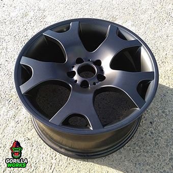 Черная матовая покраска литых автомобильных дисков полимерными порошковыми красками.