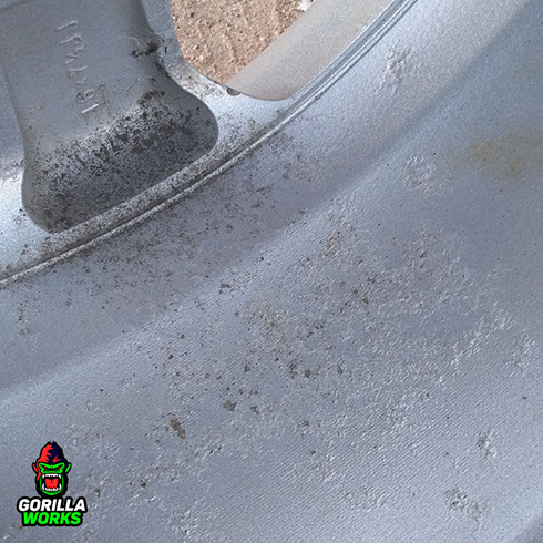 Коррозия под порошковой краской на внутренней части литого диска