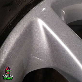 Шлифовка порошкового полимерного грунта на литых дисках для утаненния очагов коррозии