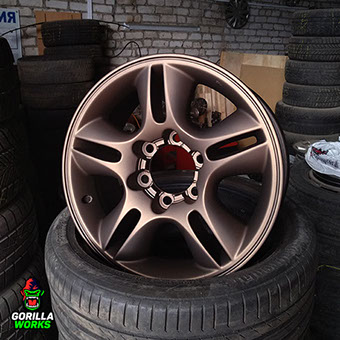 Покрашенные порошком диски от Лексус ГХ 460 ожидают своей очереди на балансировку и шиномонтаж [ Минск ]