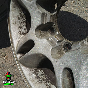 Исходное состояние 17-го литья Lexus GX 460 в старой полимерной краске