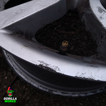 Бордюрная болезнь ("бордюрка") на литых дисках BMW X3