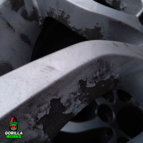 Очаги коррозии на литом алюминиевом диске от БМВ Х3 Р17 305 style