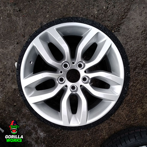 Финишный вид литого диска после нанесения порошкового серебра и глянцевого лака