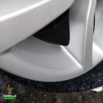 Полимерная порошковая покраска литья BMW X3 в светлое серебро с удалением коррозии на металле