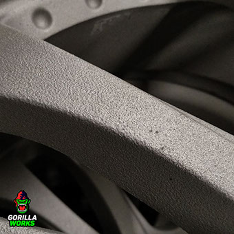 Пескоструйная очистка литых дисков Хонда крупной дробью в Минске. Полное уничтожение алюминия по всем фронтам.