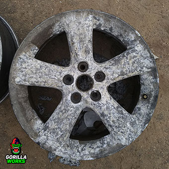 Дешевая покраска литых дисков дешевыми материалами дешевой рабочей силой с нарушением технологии в Минске