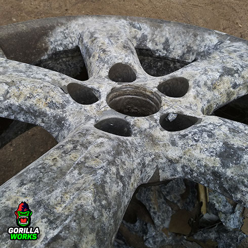 Коррозия алюминия после полимерной порошковой покраски литых дисков от Лексус РХ