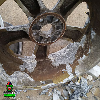 Коррозия дисков Лексус после дешевой полимерной покраски в Минске