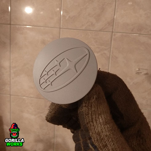 Зачем красить ступичные колпачки для дисков жидкой краской? 