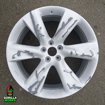 Фото литого диска Инфинити после напыления алюминиевой пудры по технологии Димет