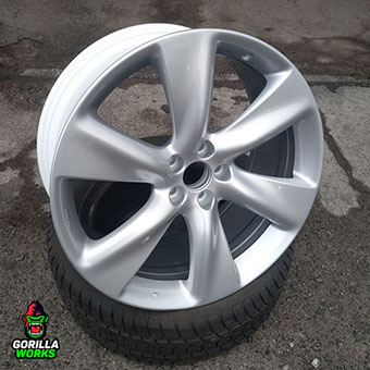 Покраска дисков в светлое серебро металлик под суперглянцевый высокопрозрачный лак