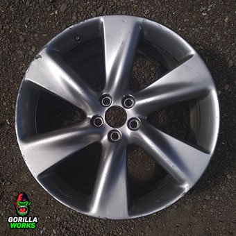 Фото диска R21 Infiniti FX перед комплексом порошковой покраски в Gorilla Works