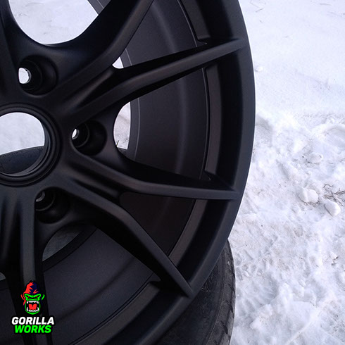 Покраска в черный полуматовый полимер литых дисков в Минске